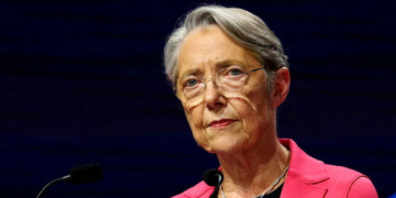 France: après les retraites, Elisabeth Borne se dit déterminée à « accélérer » les réformes