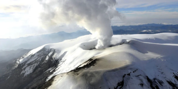 Colombie: le volcan Nevado del Ruiz continue de gronder, le risque d’éruption grandit