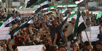 Syrie: des centaines de manifestants contre la « normalisation » avec le régime d&rsquo;Assad