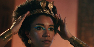 La peau noire de Cléopâtre dans une nouvelle série Netflix fait grincer des dents en Egypte