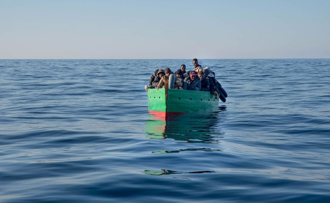 Au moins 20 migrants africains portés disparus après un naufrage au large de Sfax