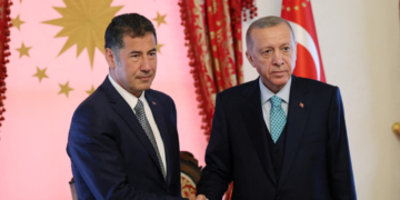 Turquie : l&rsquo;ultranationaliste Sinan Ogan annonce son soutien à Erdogan pour le second tour