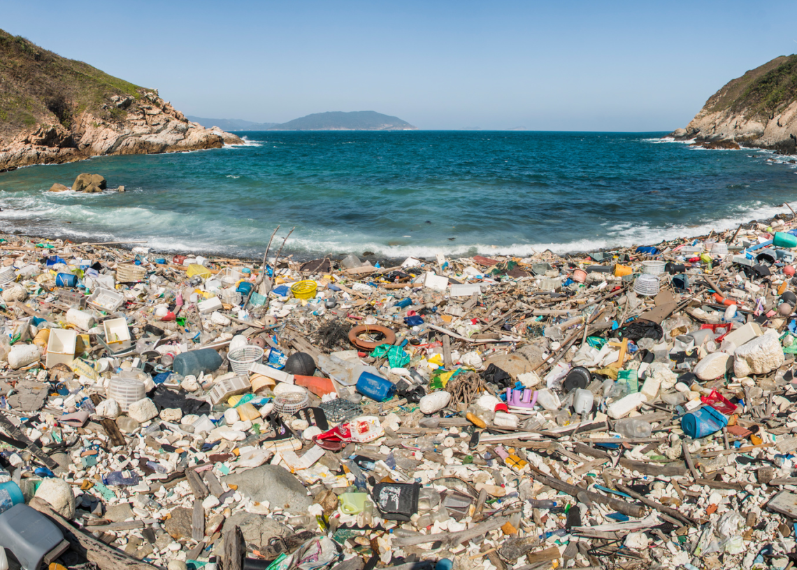 175 pays se réuniront à Paris pour négocier un traité contre la pollution plastique