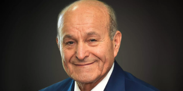 L&rsquo;homme d&rsquo;affaires algérien, Issad Rebrab,  interdit d&rsquo;exercer toute activité commerciale ou de gestion