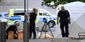 Suède : un adolescent tué par balle à Stockholm, trois personnes blessées
