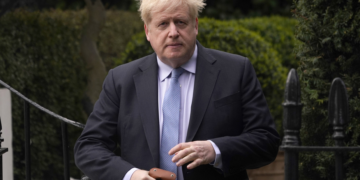 L&rsquo;ex-premier ministre britannique, Boris Johnson, devient éditorialiste pour le sulfureux « Daily Mail »