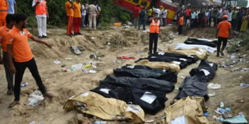 En Inde, près de 300 morts et 900 blessés dans la collision de trois trains