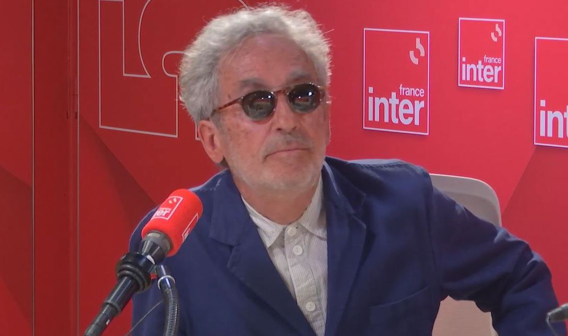 Mathieu Belezi remporte le prix France Inter avec « Attaquer la terre et le soleil », roman sur la conquête de l’Algérie par l’armée française
