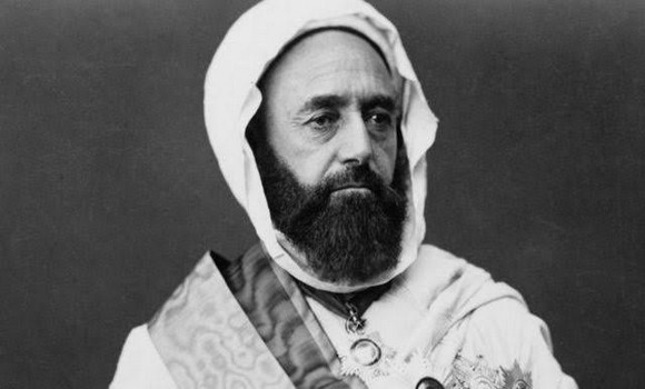 Algérie: Tebboune décide d’allouer 1,2 milliard de dinars pour une statue géante de l’émir Abdelkader