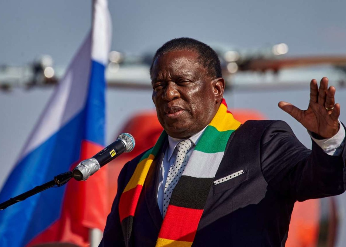 « Patriotique »: au Zimbabwe, le président Mnangagwa signe une loi interdisant toute critique du pays