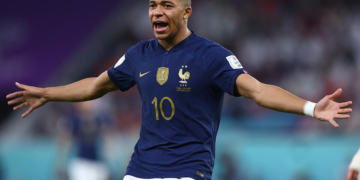 PSG-Mbappé: Al-Hilal proposerait 300 millions d&rsquo;euros au club et 700 millions au capitaine des bleus