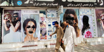 Afghanistan: les autorités talibanes ordonnent la fermeture des salons de beauté