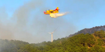 Premiers feux de forêt au Maroc, intervention des Canadair à Dar Fouel