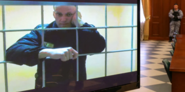 L&rsquo;opposant, Alexeï Navalny, appelle les Russes depuis sa prison à aller voter pour « n’importe quel candidat »