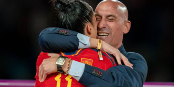 Baiser forcé: la Fédération espagnole de foot dénonce des « mensonges », la Fifa suspend Rubiales