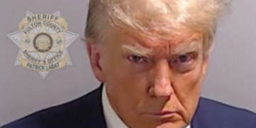 Trump récole 7,1 millions de dollars en 48h grâce à la publication de sa photo d’identité judiciaire