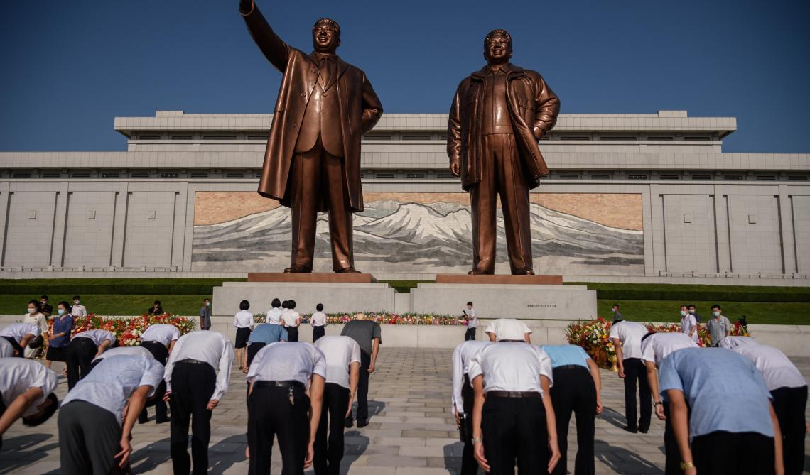 Tempête en Corée du Nord: protéger les effigies des Kim doit être la «priorité» des habitants