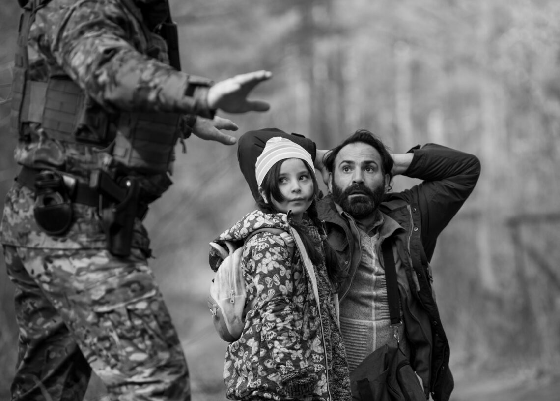 Primé à Venise, le film « Green Border », qui évoque le sort des migrants, qualifié de « propagande nazie » par la Pologne