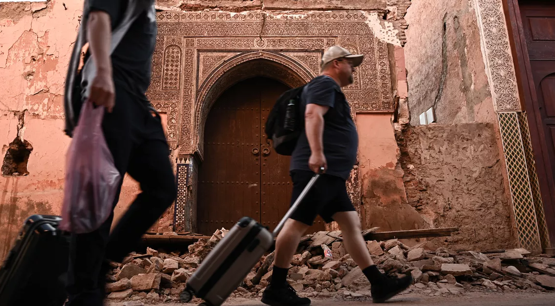Séisme au Maroc: les touristes désertent Marrakech