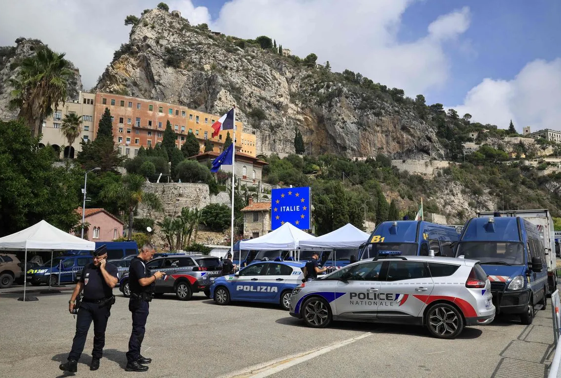 Migrants : drôle de solidarité…