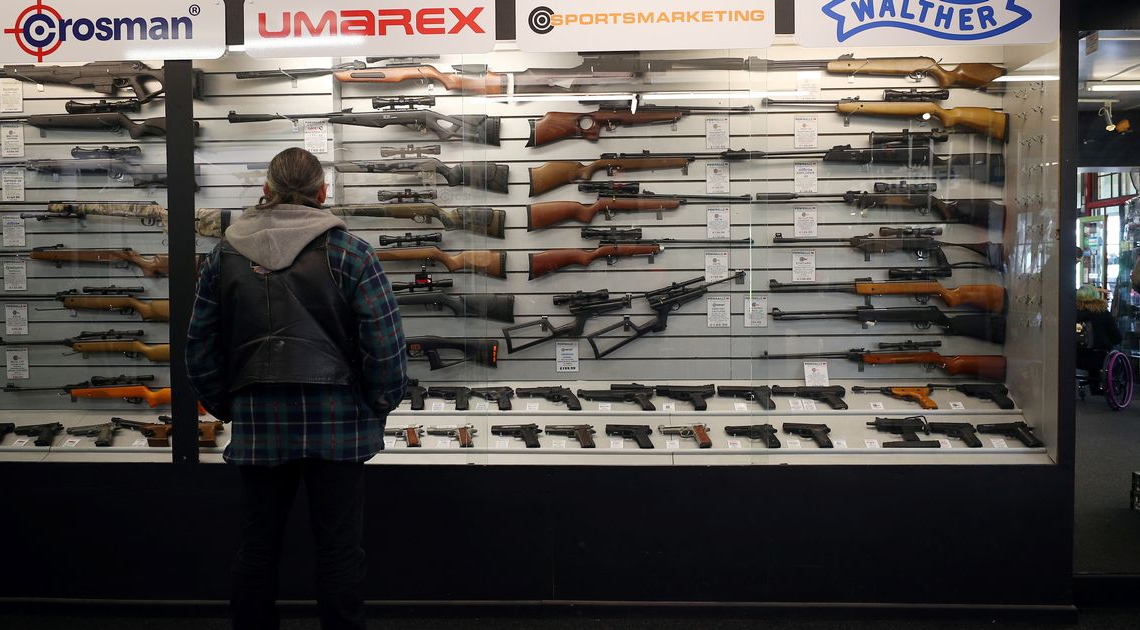 Etats-Unis: L’encadrement des ventes d’armes à feu renforcé par l’administration Biden