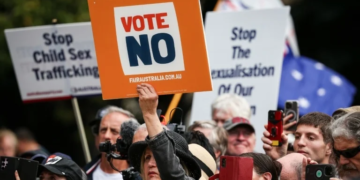 Des australiens manifestent contre la réforme sur le droit aux Aborigènes d&rsquo;être consultés