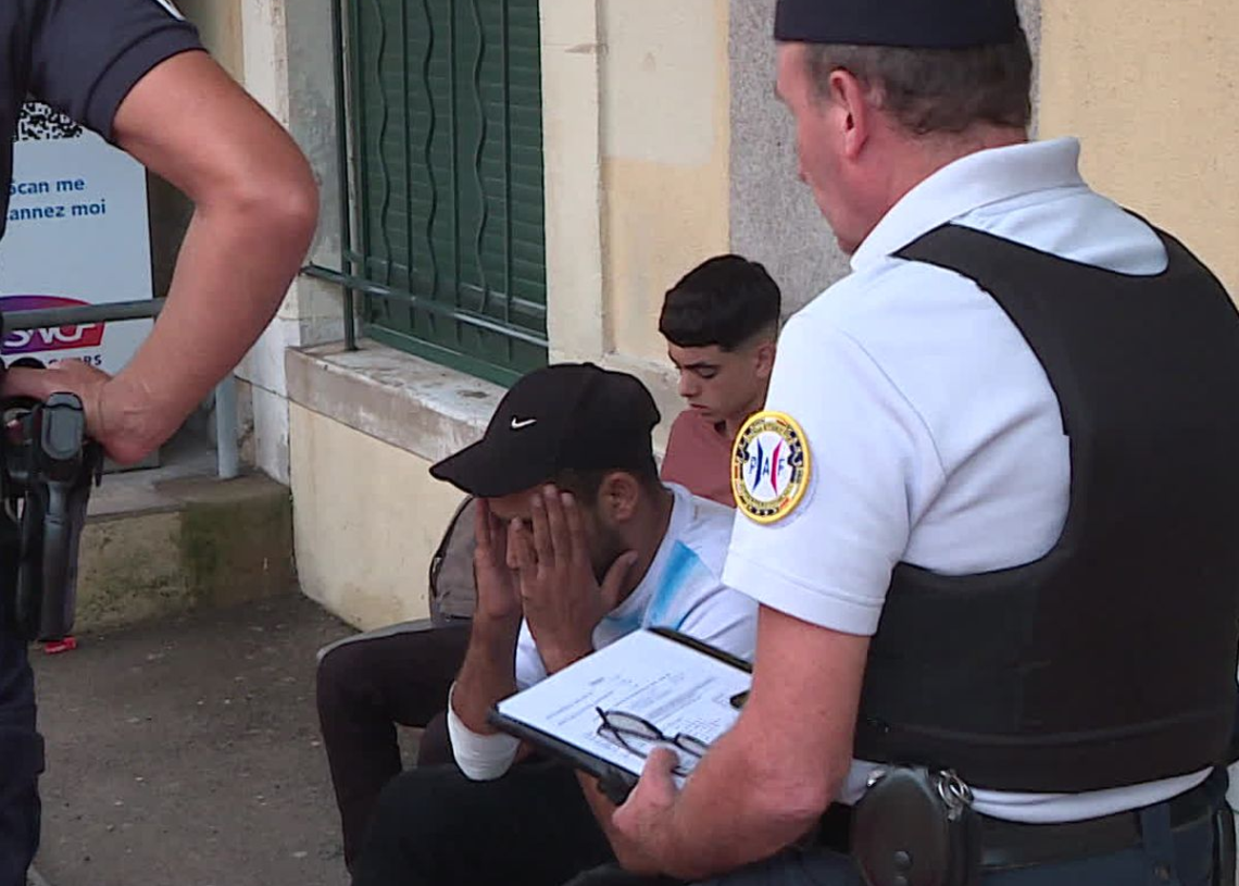 France: environ 3000 migrants interpellés en 15 jours à Menton, à la frontière avec l&rsquo;Italie