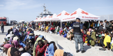 Italie: Tests médicaux des migrants pour vérifier leur âge 