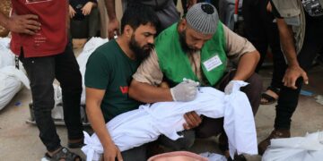 Au moins 70 Palestiniens sont morts dans des raids israéliens cette nuit, indique le ministère de la santé gazaoui