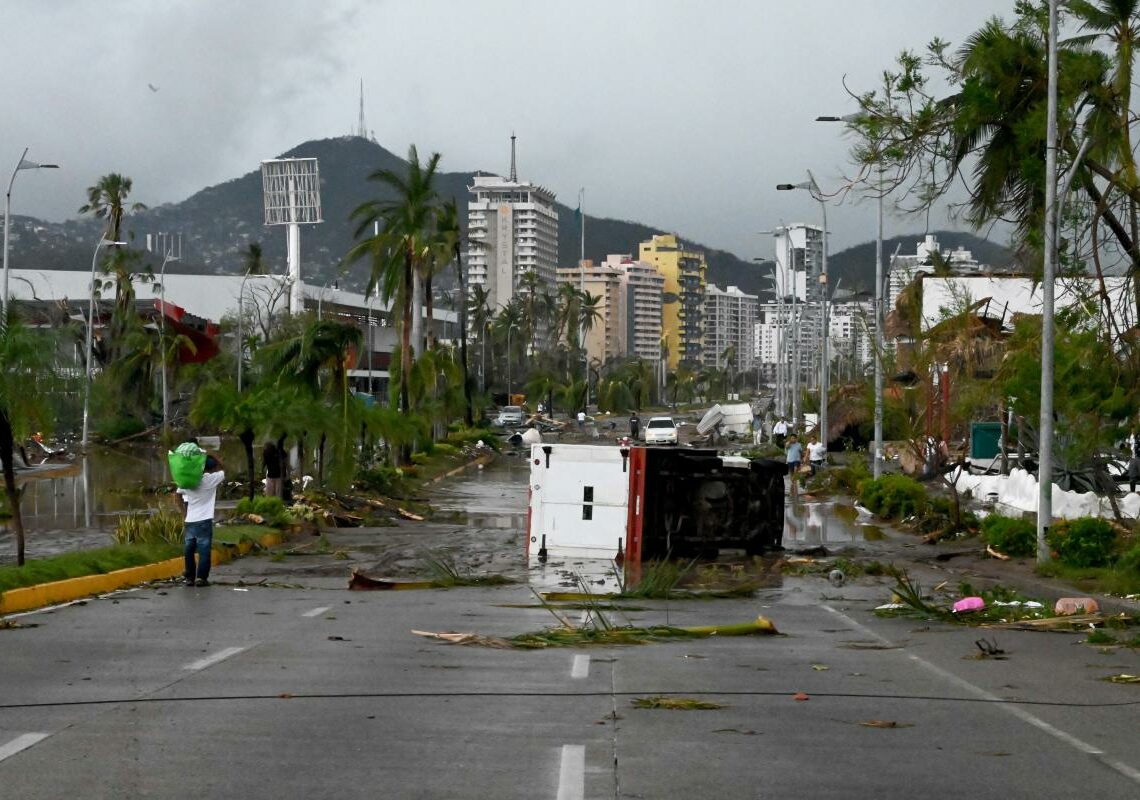 Le Mexique se mobilise pour venir en aide à Acapulco, ville dévastée par l&rsquo;ouragan Otis