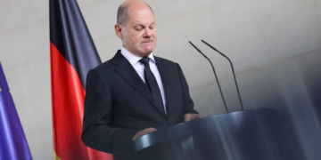 Elections régionales en Allemagne: lourde défaite pour Scholz et montée de l&rsquo;extrême droite