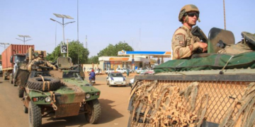 Troupes françaises chassées du Niger: le Tchad accepte leur transit