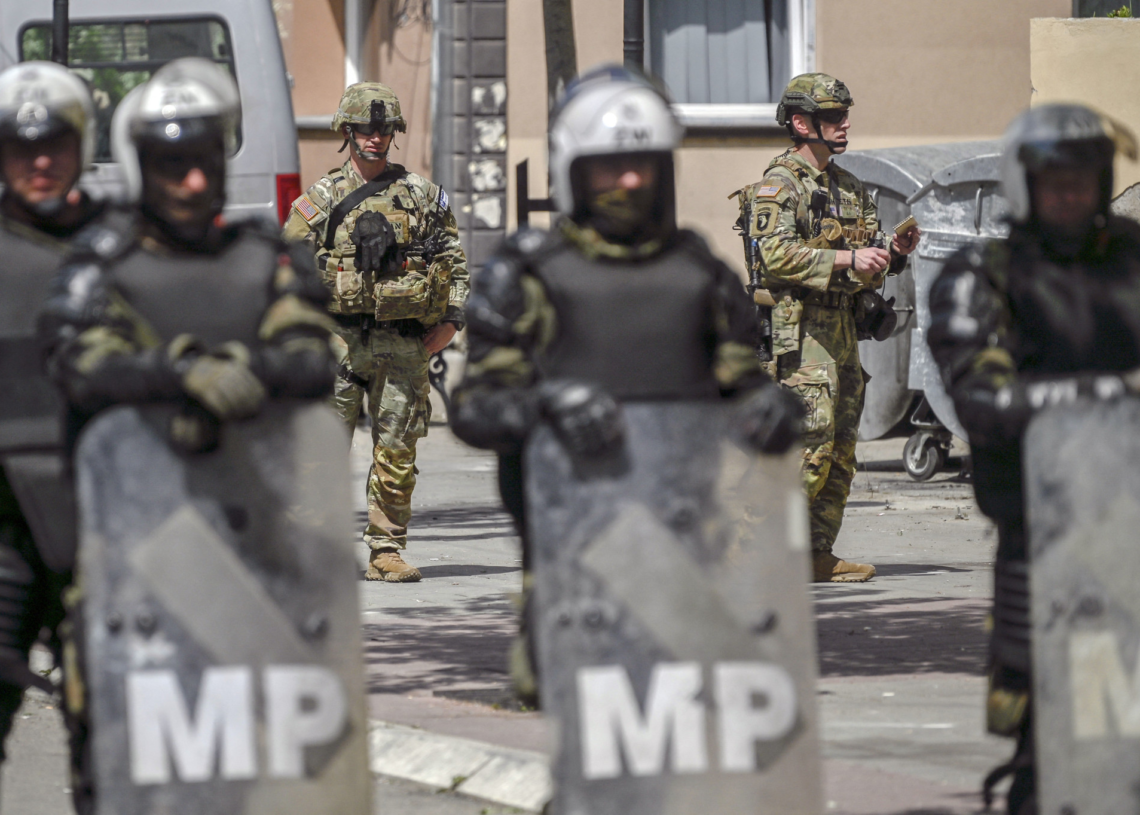 La tension monte entre le Kosovo et la Serbie, l’OTAN prête à intervenir