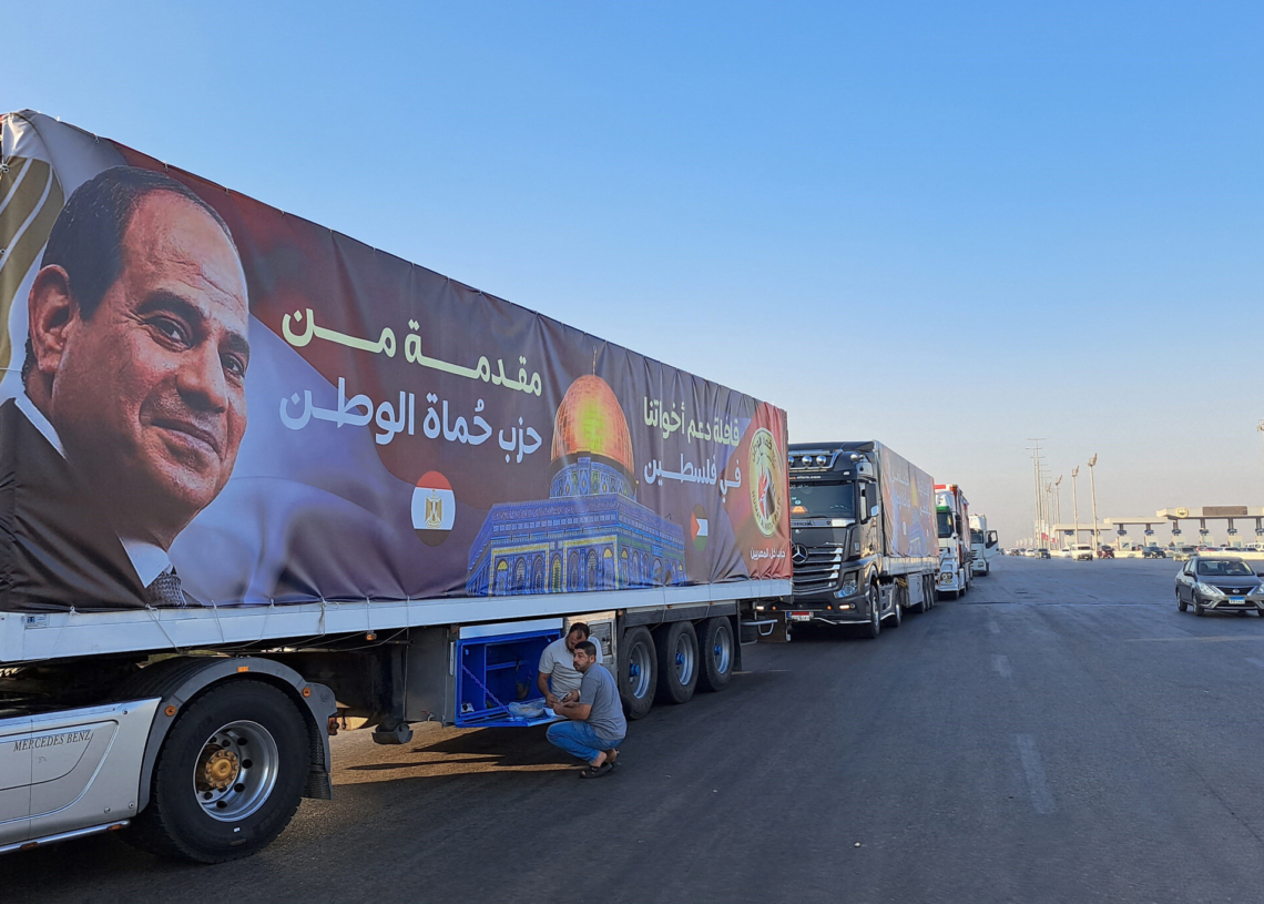 L’Egypte a autorisé l’entrée d’un convoi humanitaire de vingt camions dans la bande de Gaza, annonce Joe Biden