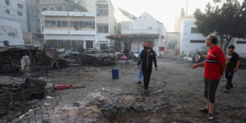Frappe sur l&rsquo;hôpital à Gaza: l&rsquo;origine toujours incertaine