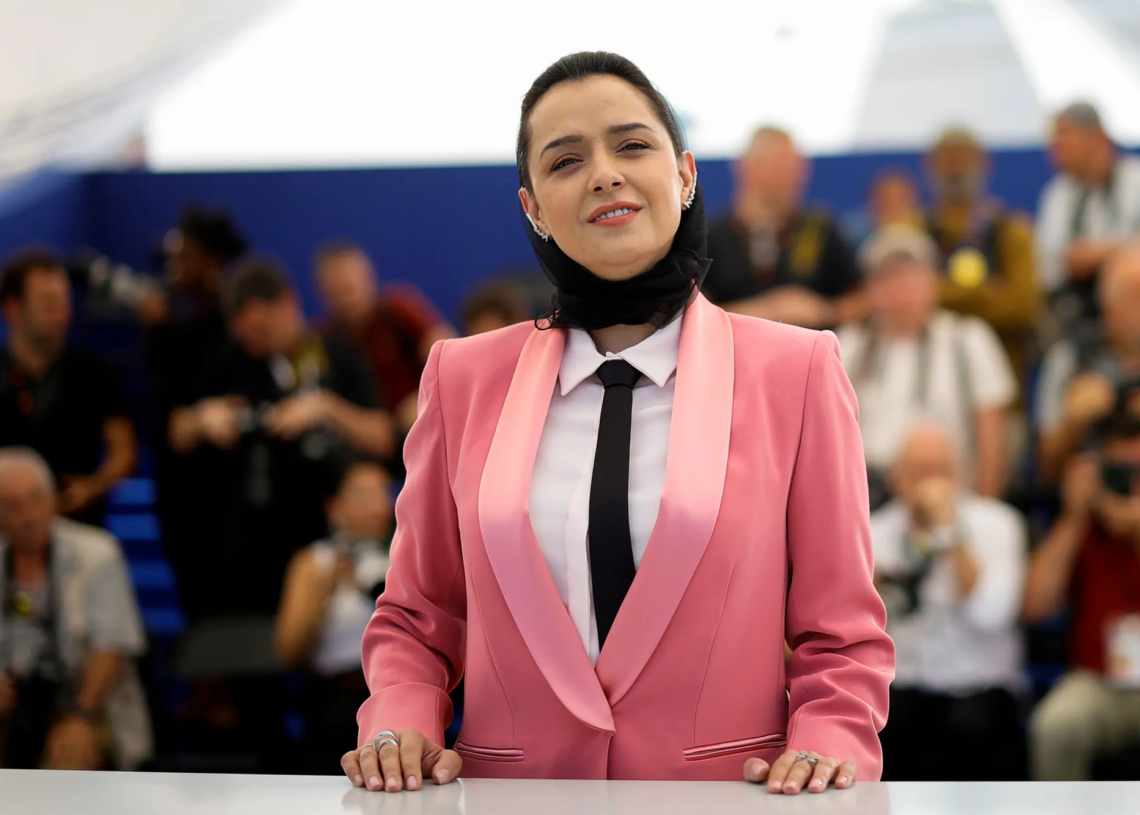 Iran: les actrices privées de travail pour avoir enlevé le voile