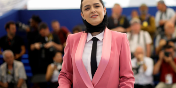 Iran: les actrices privées de travail pour avoir enlevé le voile