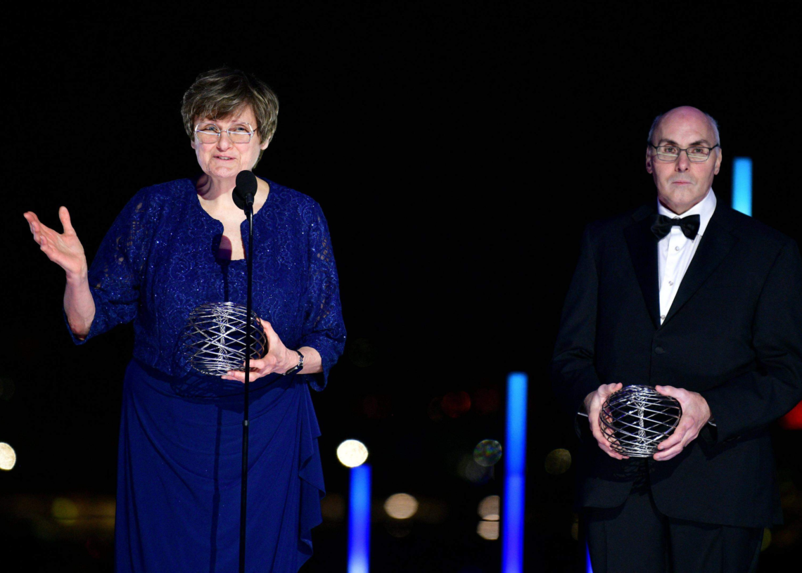 Nobel de médecine: La Hongroise Katalin Kariko et l’Américain Drew Weissman récompensés pour leur avancée sur le vaccin ARN messager