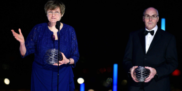 Nobel de médecine: La Hongroise Katalin Kariko et l’Américain Drew Weissman récompensés pour leur avancée sur le vaccin ARN messager