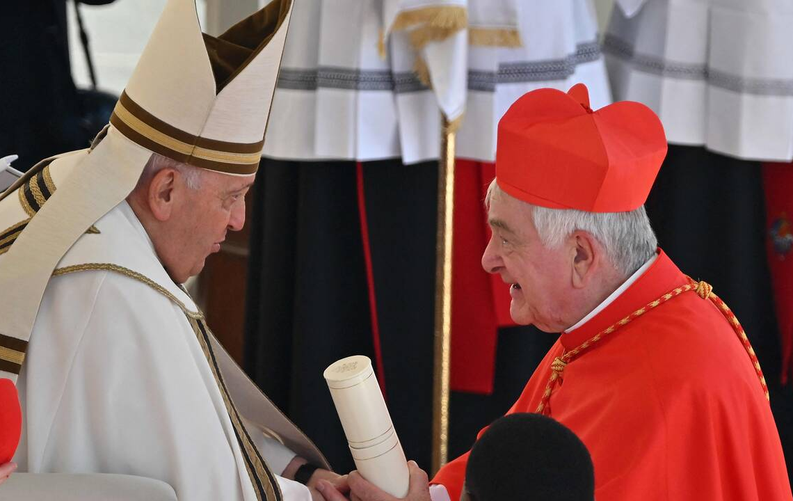 Pour préparer sa succession le Pape François crée vingt et un cardinaux