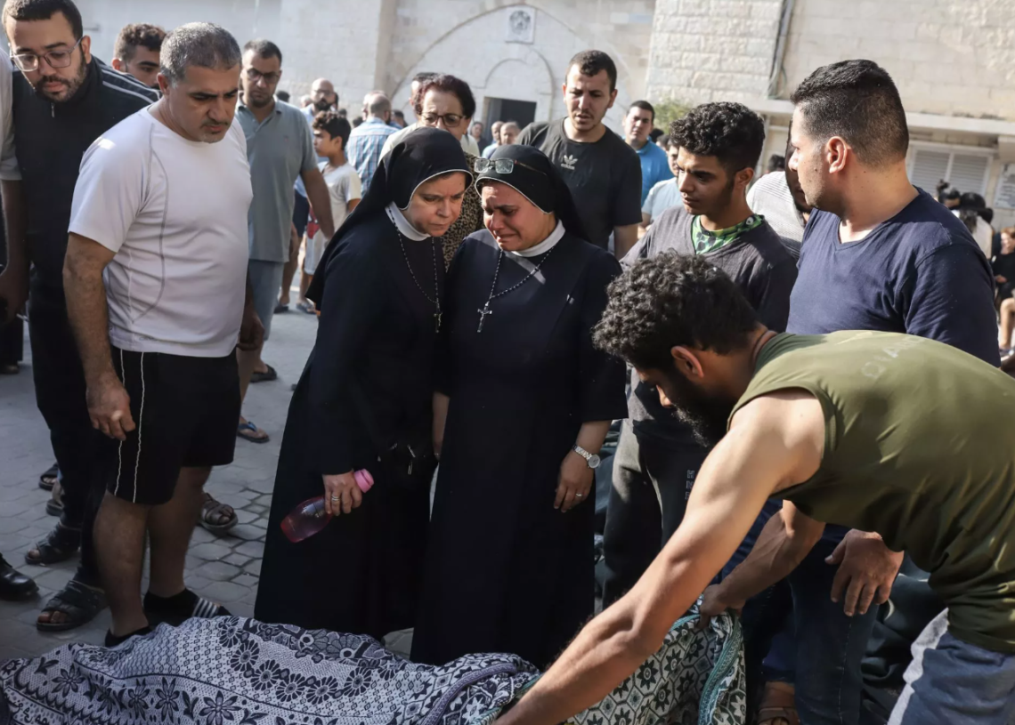 Les Chrétiens palestiniens refusent l&rsquo;ordre d&rsquo;évacuer Gaza et s&rsquo;abritent dans les églises