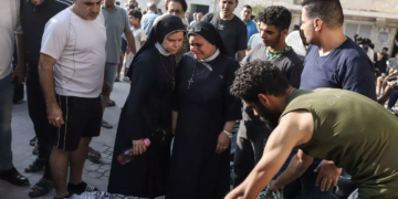 Les Chrétiens palestiniens refusent l&rsquo;ordre d&rsquo;évacuer Gaza et s&rsquo;abritent dans les églises