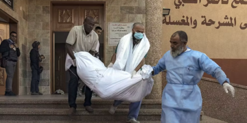 « Zone de mort »: l&rsquo;OMS mène une mission à l&rsquo;hôpital Al-shifa pour évacuer les derniers patients