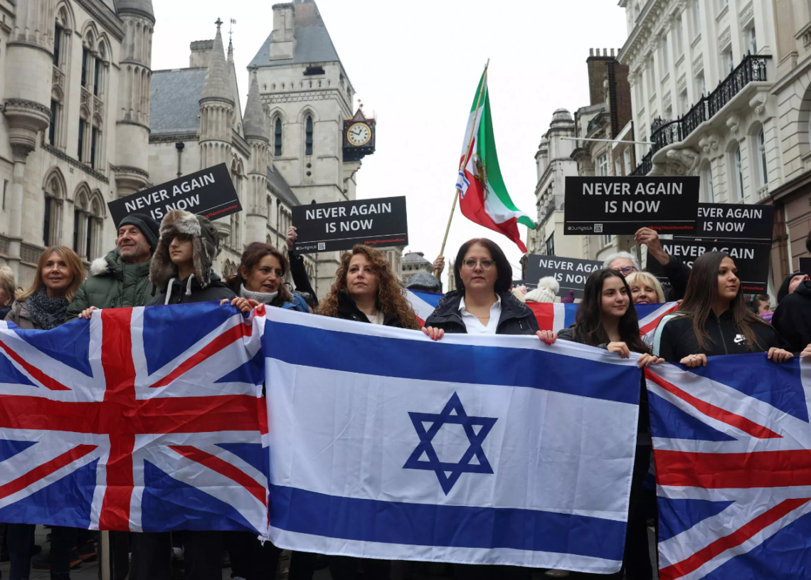 Londres: Des milliers de personnes marchent contre l&rsquo;antisémitisme