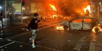 Violences à Dublin après une attaque au couteau qui a fait 5 blessés dont trois enfants