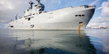 Un navire français a accueilli ses premiers blessés de la bande de Gaza