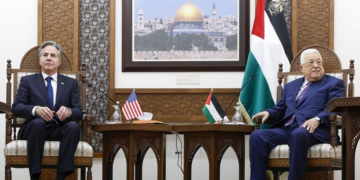 Devant Blinken, Mahmoud Abbas dénonce « le génocide » mené par Israël à Gaza