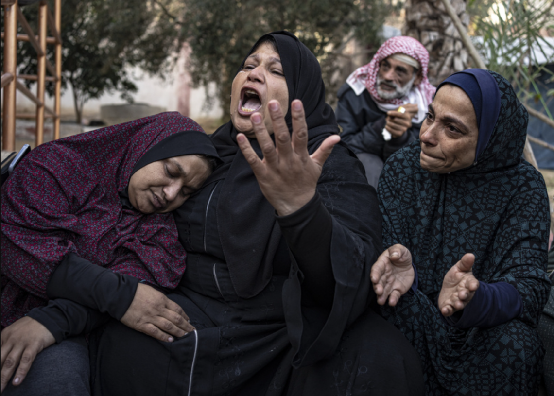 Une frappe israélienne sur un immeuble fait 76 morts d’une seule et même famille à Gaza