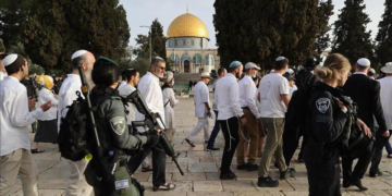 Des colons israéliens envahissent l’enceinte de la mosquée al-Aqsa à Jérusalem