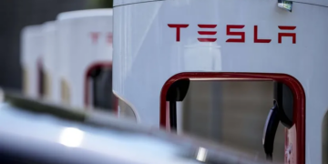 Tesla: Rappel de 2 millions de véhicules pour un risqué lié au système de conduite assisté